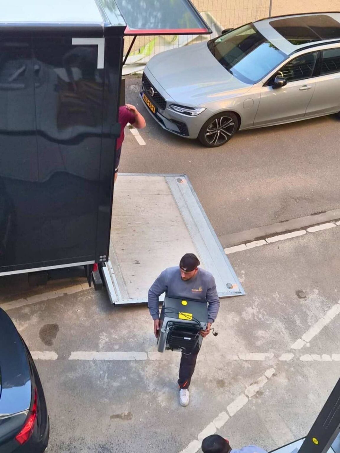 Büroumzüge Köln – Sicherer Transport von Büromöbeln und Ausstattung